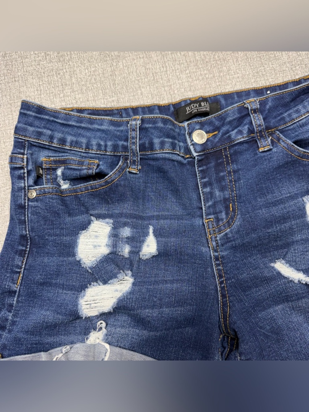 Judy Blue Mid Rise Distressed Cuffed Denim Shorts Size Large - Picture 4 of 10